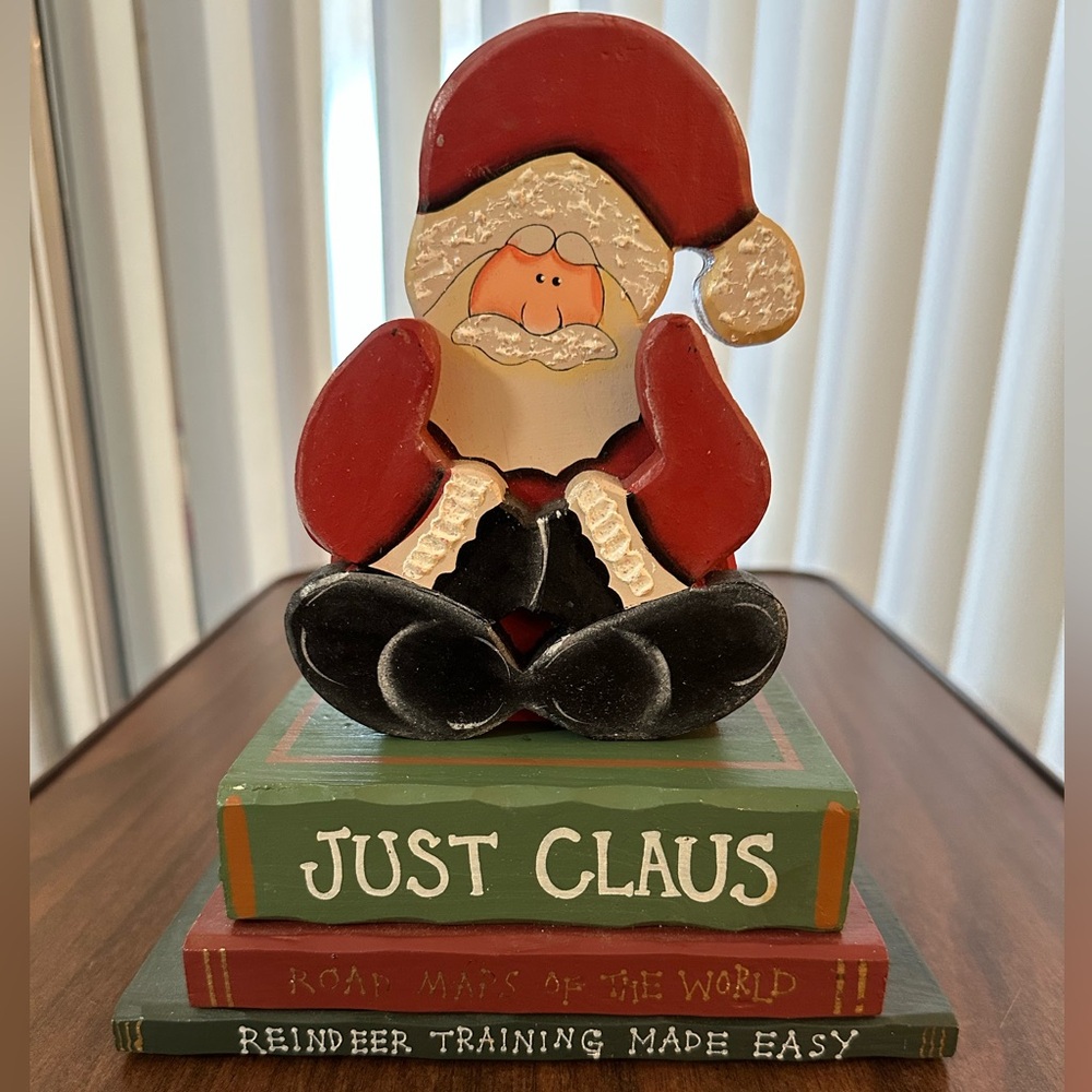 VTG🎅Santa Claus Holiday Decoration Sitting on Top of 📚Books
